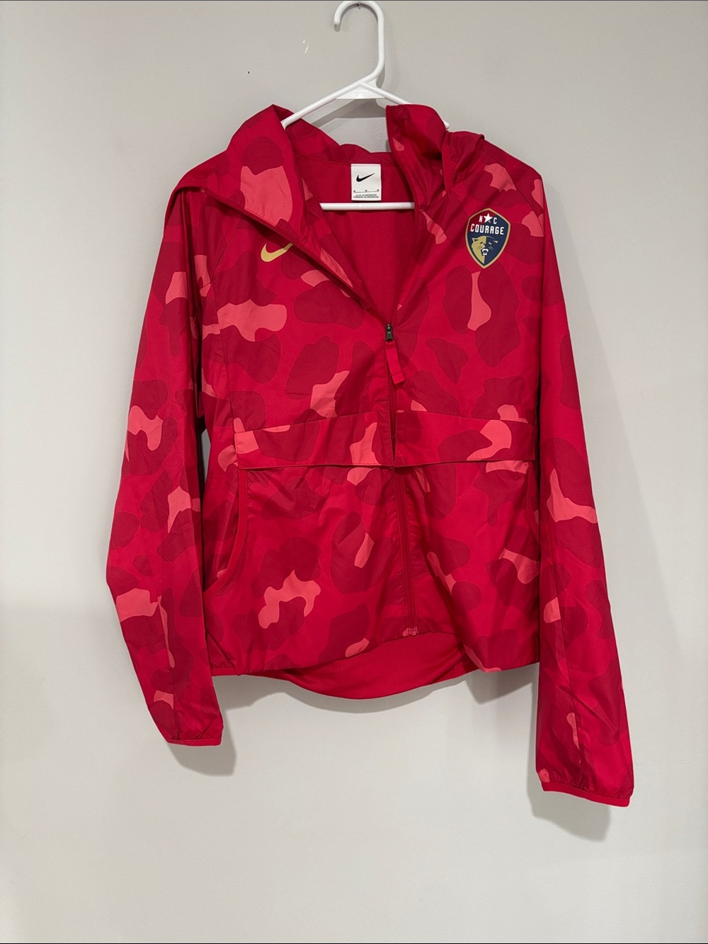 Nike Kids Pink & Red Camo Hooded Windbreaker Jacket with NC Courage Logo Medium